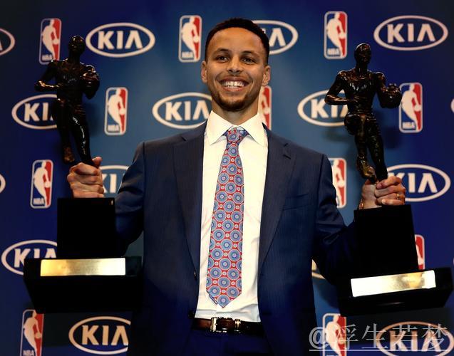 库里:每位球员都需充满信心,为球队贡献力量 库里:每位球员都需充满信心,为球队贡献力量